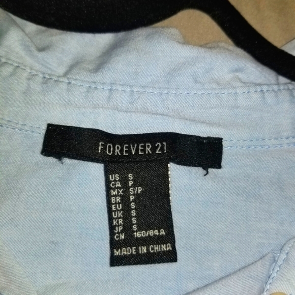 Forever 21 Debbie Cropped Button Up Top sold - Picture 3 of 3